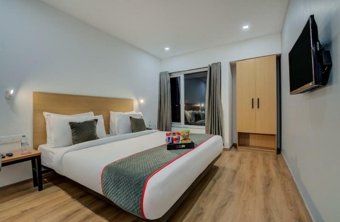 Hotel Town Plaza Πούνε Εξωτερικό φωτογραφία