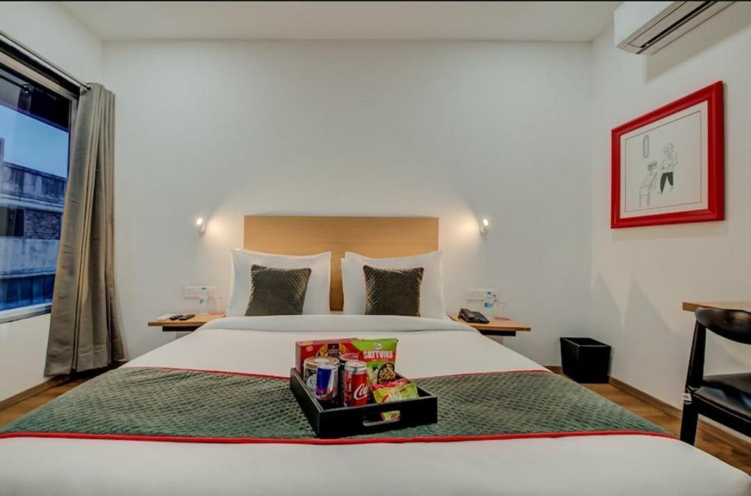 Hotel Town Plaza Πούνε Εξωτερικό φωτογραφία
